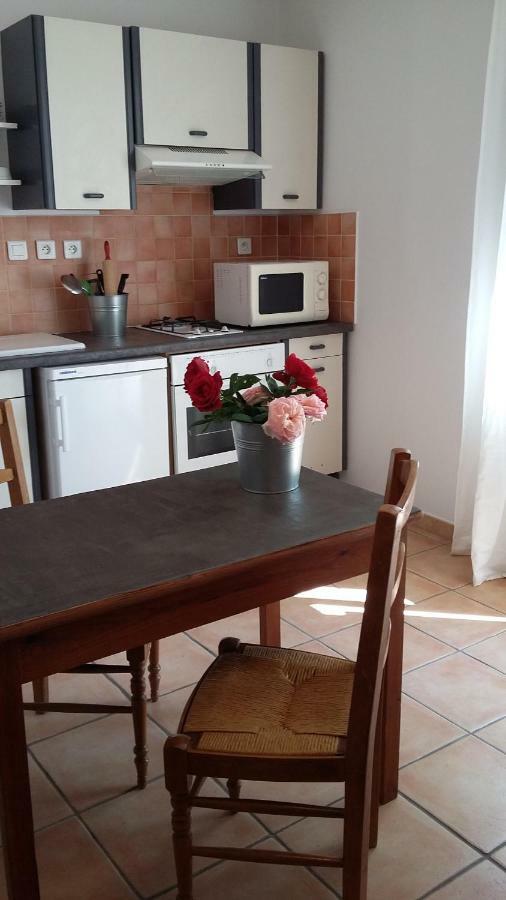 Lo Rastelie Bed & Breakfast Suze-la-Rousse Eksteriør bilde